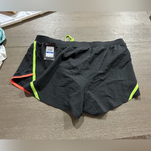 Women’s UA Fly by 2.0 shorts with underwear insert. Pockets. Reflective details - Picture 2 of 7